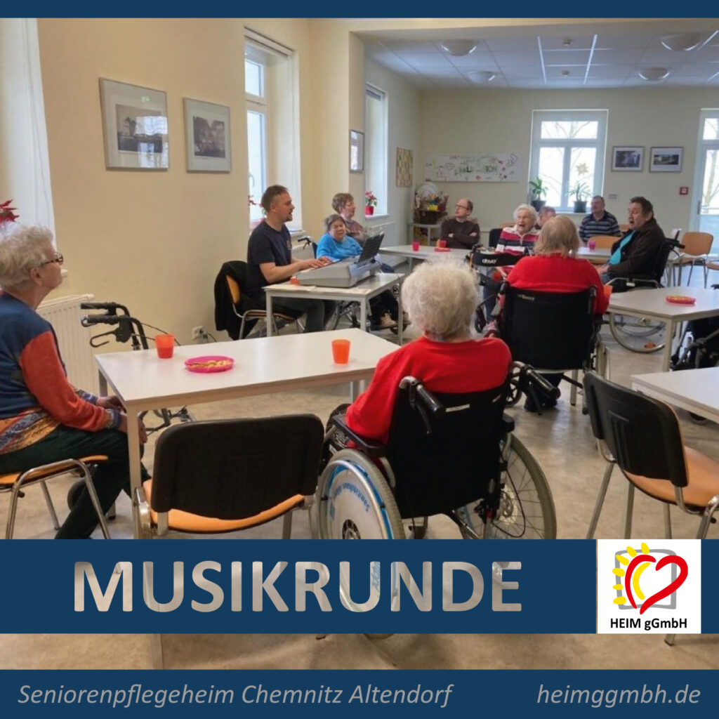 Musikrunde im Seniorenpflegeheim in Chemnitz Altendorf der HEIM gGmbH sorgt für gute Laune und fördert das soziale Miteinander